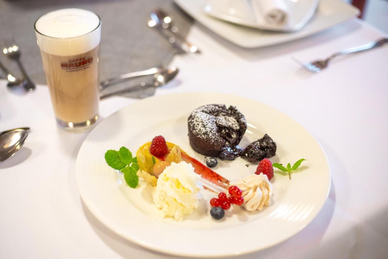 Business Hotel Vega Wrocław Eksteriør billede