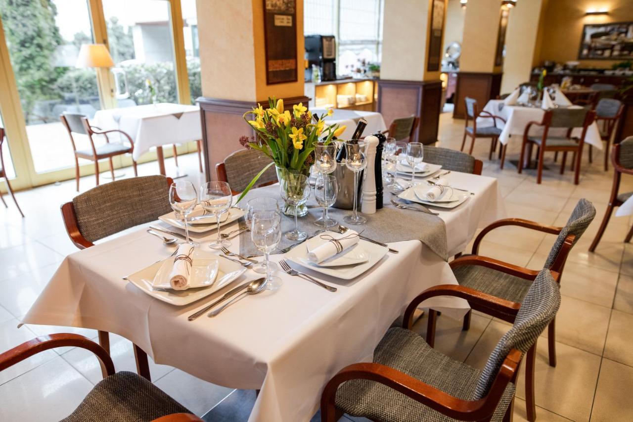 Business Hotel Vega Wrocław Eksteriør billede