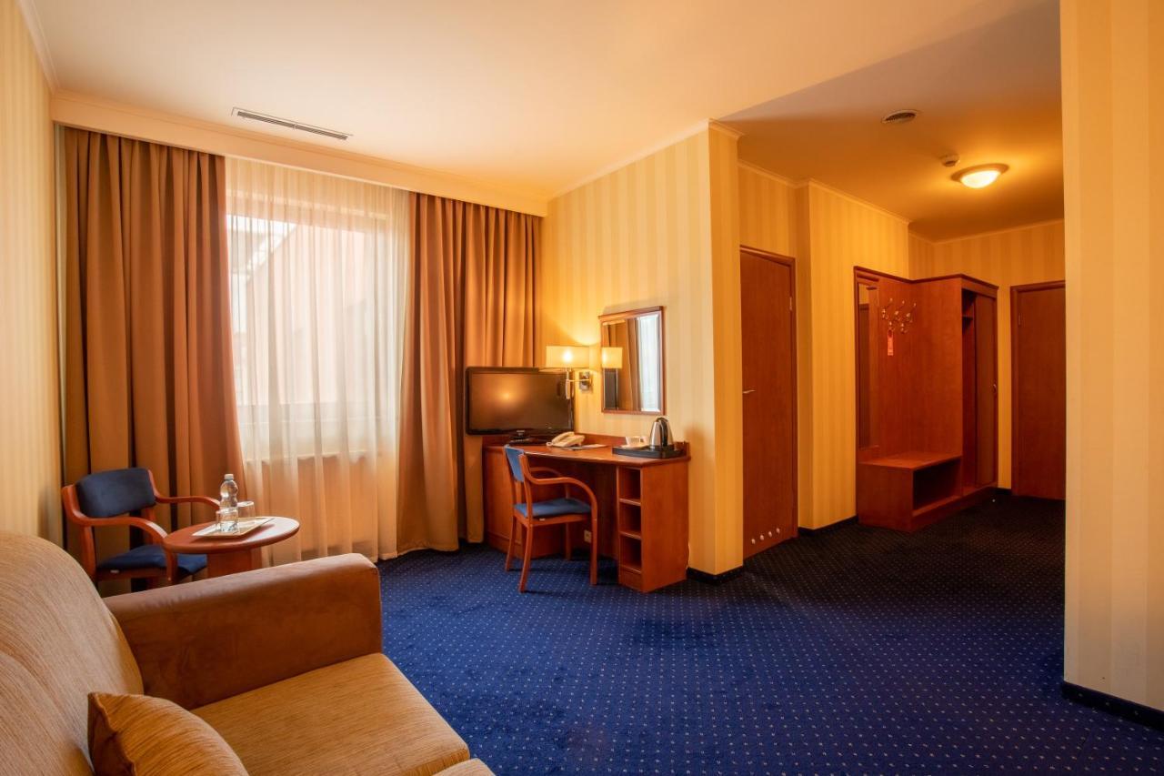 Business Hotel Vega Wrocław Eksteriør billede