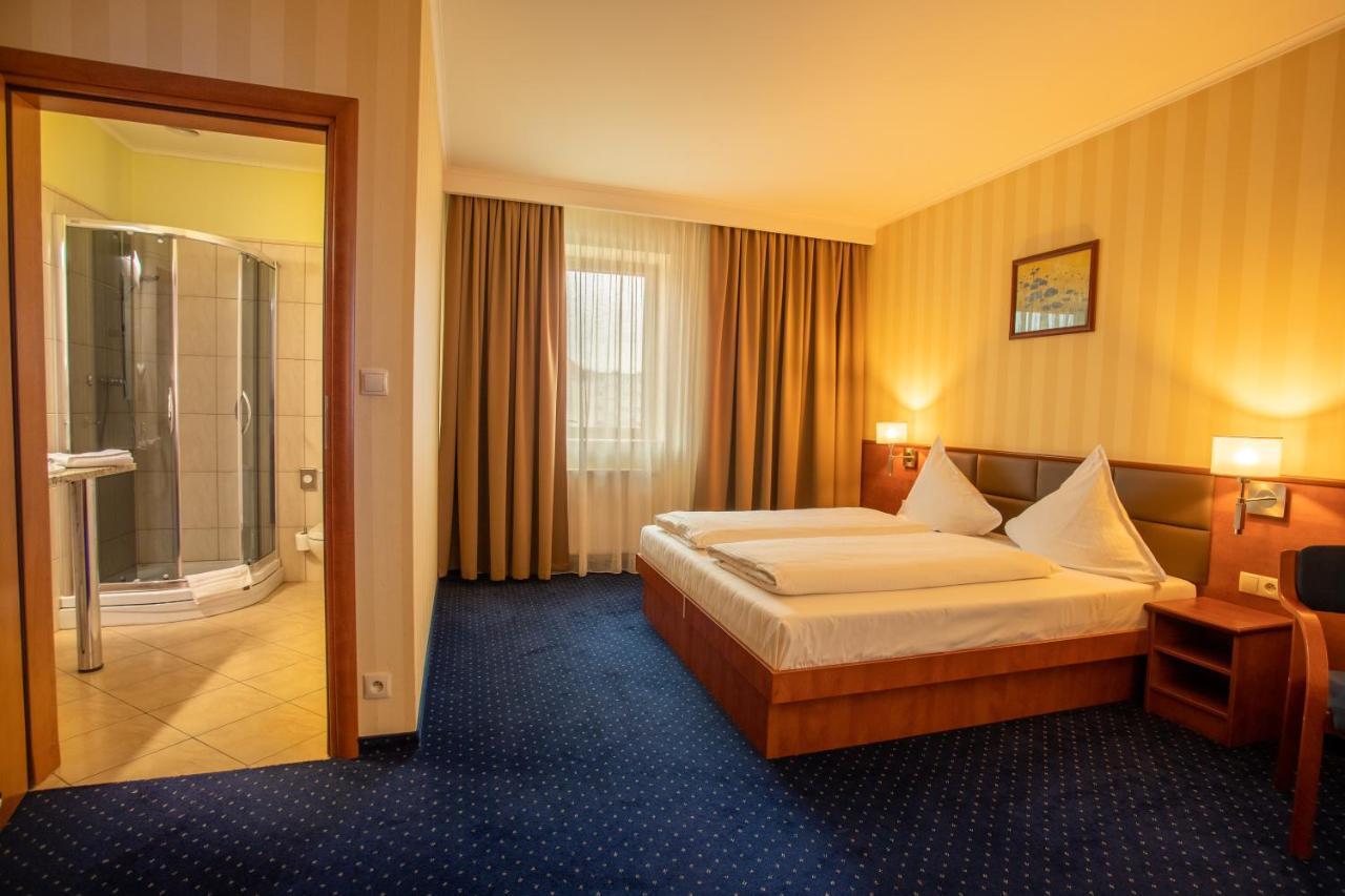 Business Hotel Vega Wrocław Eksteriør billede