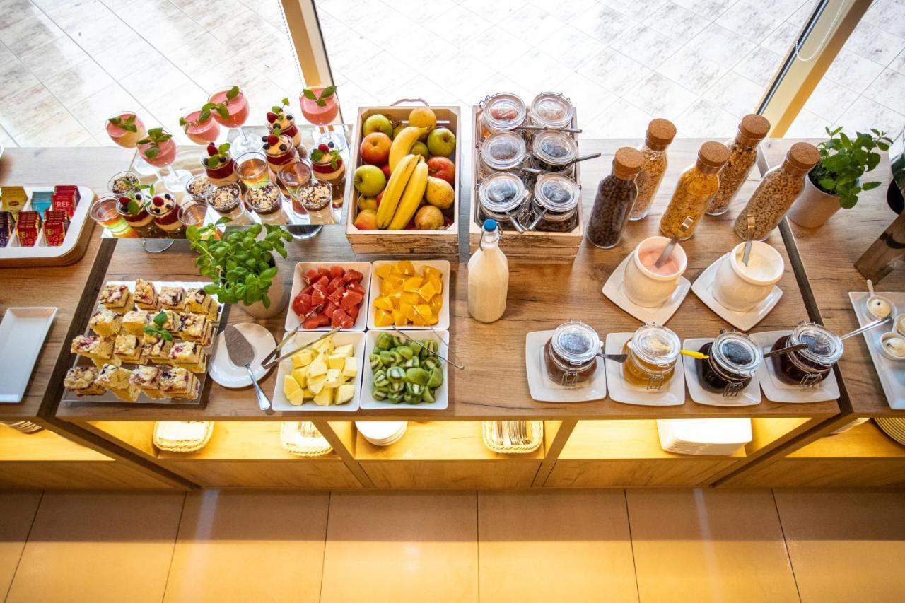 Business Hotel Vega Wrocław Eksteriør billede