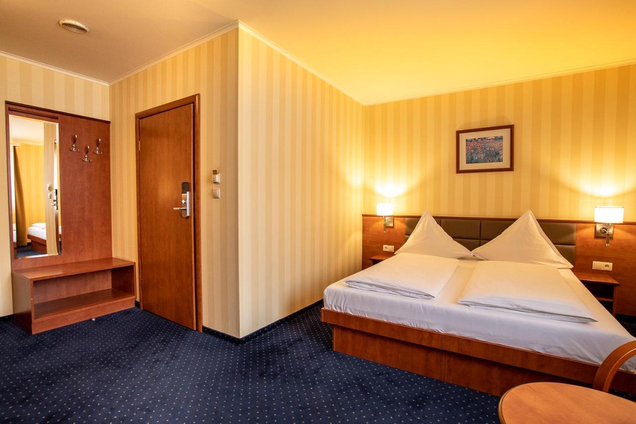 Business Hotel Vega Wrocław Eksteriør billede