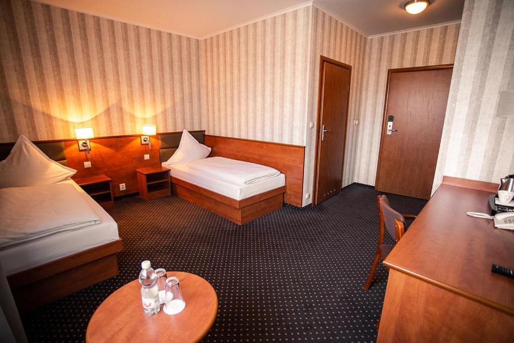 Business Hotel Vega Wrocław Eksteriør billede