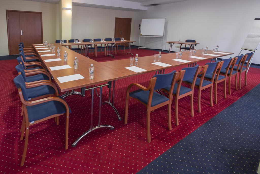 Business Hotel Vega Wrocław Eksteriør billede