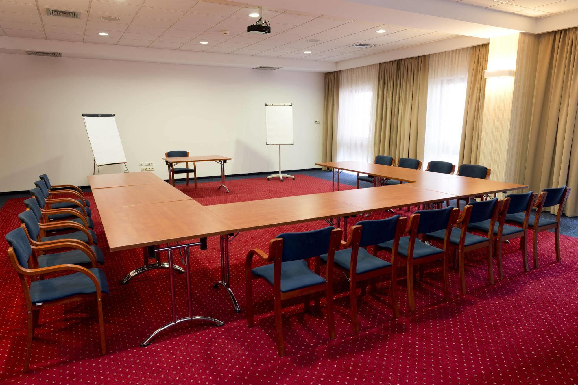 Business Hotel Vega Wrocław Eksteriør billede
