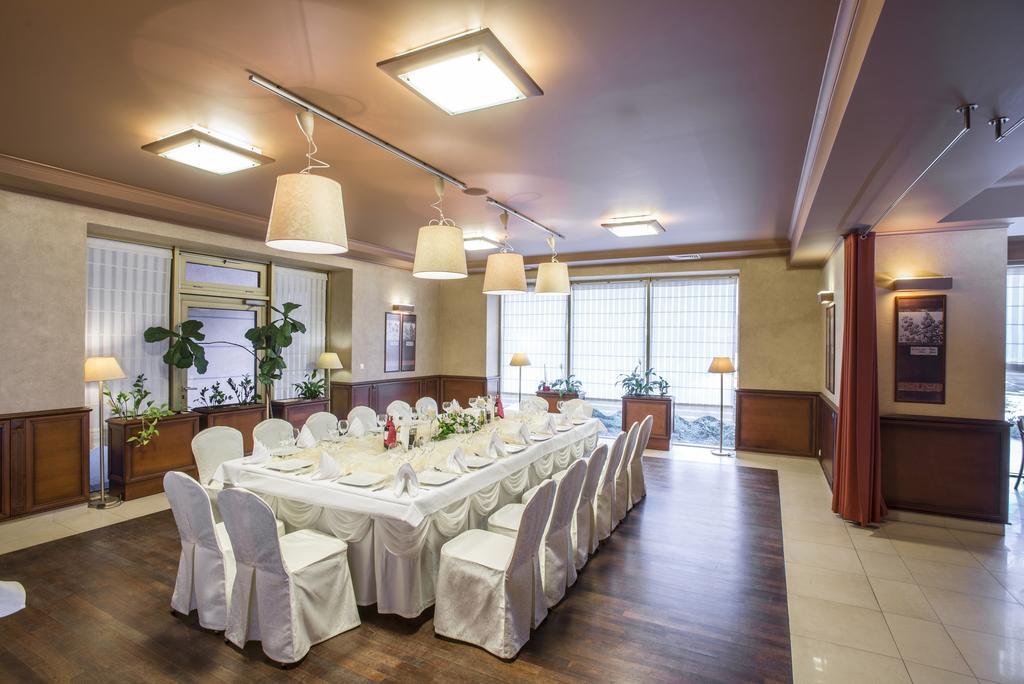 Business Hotel Vega Wrocław Eksteriør billede