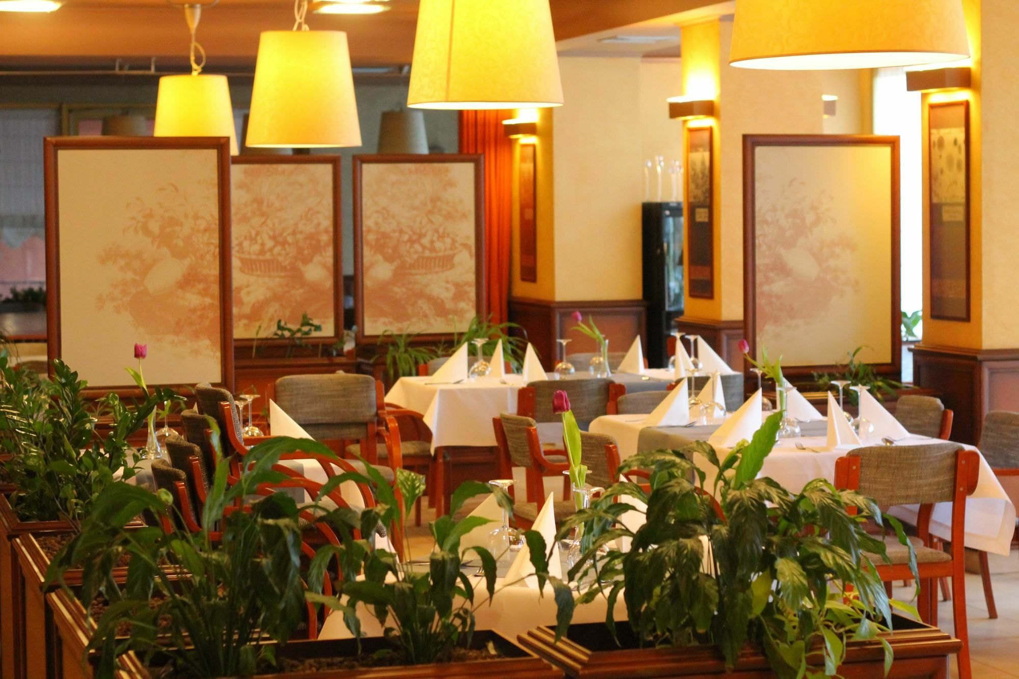 Business Hotel Vega Wrocław Eksteriør billede